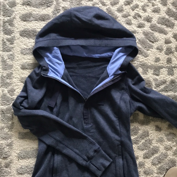 COPY - Lululemon size 6 pullover - Picture 2 of 2